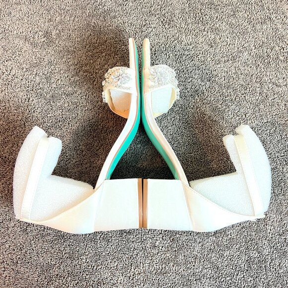 Betsey Johnson Womens Size 7 Ivory White Satin Jewel Dress Sandals Heels Shoes - Picture 8 of 13